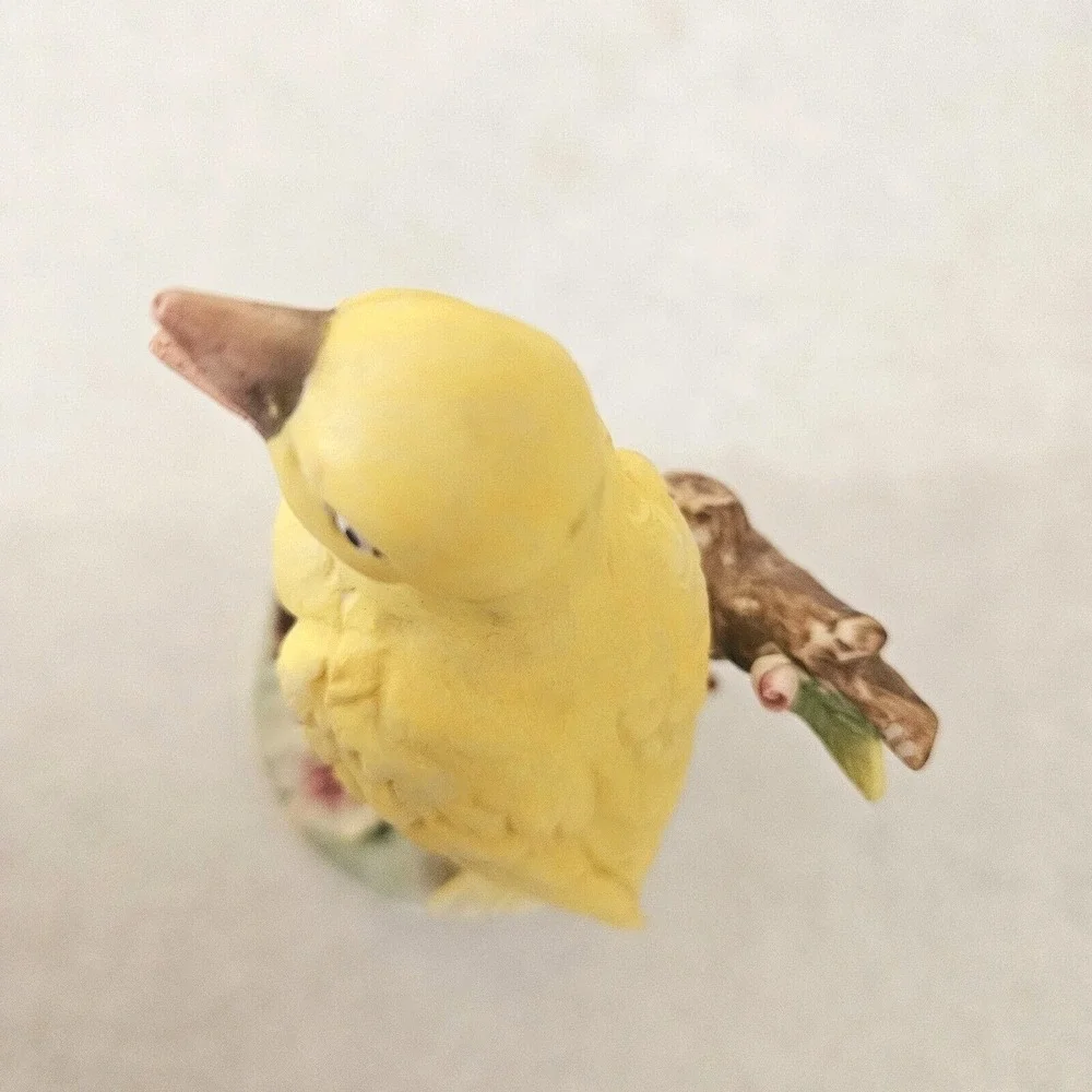 N/A vintage canary